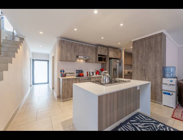 4 BEDROOM HOUSE FOR SALE IN BRYANSTON